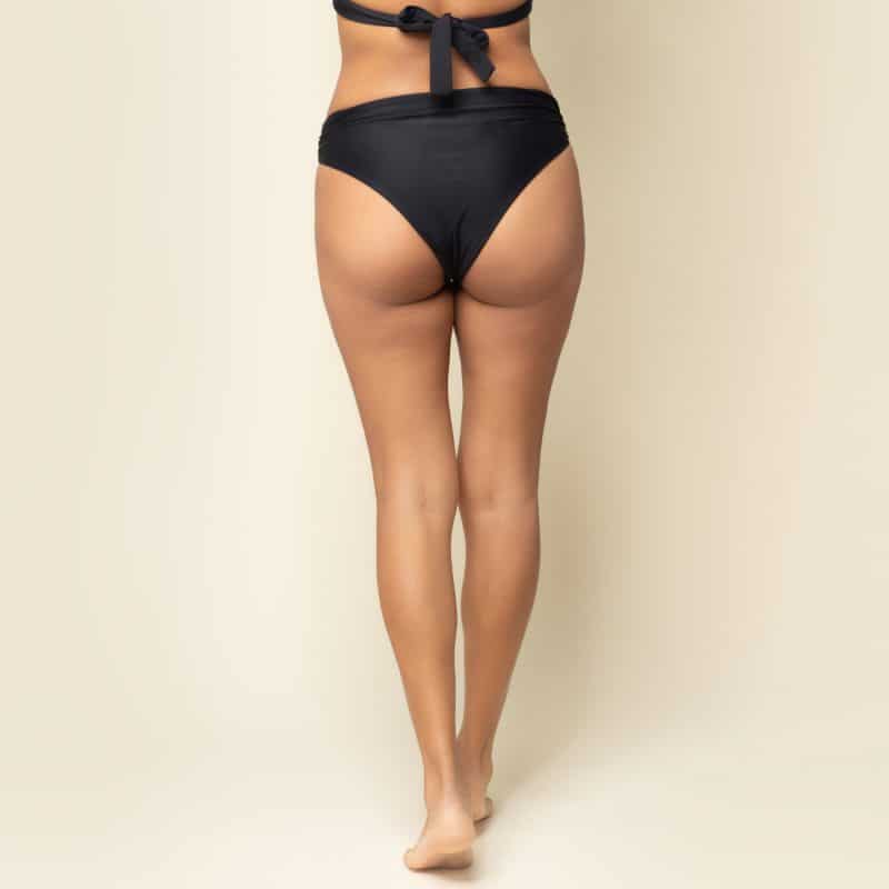 Bikini Hose gerafft in black - Rückenansicht