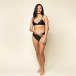 Econyl – gekreuztes Bikini Top in black