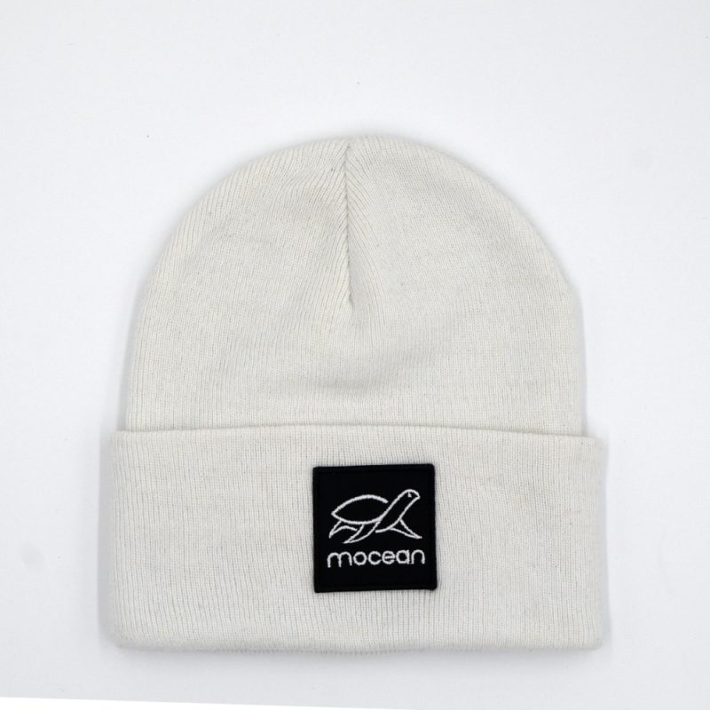 Cuffed Beanie recycelt in white
